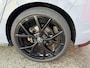 Volkswagen Golf 1.5 eTSI R-Line | 150 PK | Automaat | Panorama Schuif/Kantel Dak | Black Style | Camera | Carplay / Android Auto