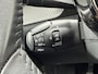 Peugeot 2008 1.2 Benzine 100 Pk Allure (ook in Blauw of zwart leverbaar) * Draadloos Aple Carplay / Android Auto * Climate & Cruise Control * Parkeersensoren Voor en Achter * Vingerhoets; Vierde Generatie Eersteklas Service. Al meer dan 100 jaar een begrip in de Brabantse Kempen