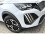Peugeot 2008 1.2 Benzine 100 Pk Allure (ook in Blauw of zwart leverbaar) * Draadloos Aple Carplay / Android Auto * Climate & Cruise Control * Parkeersensoren Voor en Achter * Vingerhoets; Vierde Generatie Eersteklas Service. Al meer dan 100 jaar een begrip in de Brabantse Kempen