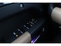 Land Rover Defender 110 P300e X-Dynamic HSE | HERITAGE 22 inch | ClearSight | Meridian Surround | Head-Up | ACC | Panoramadak | Trekhaak