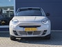 Fiat 600 1.2 Hybrid Urban 1ste Eigenaar | Camera | Parkeersensoren V+A | Stoelverwarming | Winter-Pack | Keyless | 17" LMV
