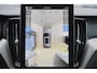 Volvo XC60 T6 Recharge AWD Plus Black Edition - Panorama/schuifdak - IntelliSafe Assist & Surround - 360º Camera - Harman/Kardon audio - Verwarmde voorstoelen, stuur & achterbank - Parkeersensoren voor & achter - Elektr. bedienb. voorstoelen met geheugen - Head up display - Draadloze tel. lader - Extra getint glas - Inklapbare trekhaak - 21' LMV