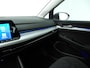 Volkswagen Golf 1.0 eTSI Life Business dealer onderhouden | LED Plus | Discover Pro