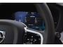 Volvo XC60 T6 350PK AWD Ultra Black Edition | BLIS | HUD | Panodak | Stoelverwarm Voor/Achter | Adapt. Cruise | H&K