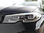 BMW 3-Serie 330e High Executive | M SPORT | TREKHAAK | ADAPTIVE CRUISE | CAMERA | DODEHOEKDETECTIE | PARKEERSENSOREN V+A | STUUR+STOELVERWARMING | NAVI | HEAD-UP | APPLE CARPLAY / ANDROID AUTO | LMV 20" |