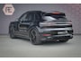 Porsche Cayenne 4.0 Turbo E-Hybrid | TECHART | ADAPTIVE CRUISE | STOELVERKOELING & VERWARMING | TREKHAAK | PASSENGER DISPLAY | HEAD UP | BURMESTER | ACHTERASBESTURING |