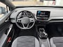 Volkswagen ID.4 77kWh 204pk Pro/ SOH 97.14/ Elektrische trekhaak/ Stuur + Stoel verwarming/ Comfort pakket/ 19 Inch velgen/ 1 Eigenaar/ Origineel NL/ NAP
