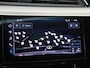 Audi E-tron 55 quattro S edition 95 kWh | SoH 100% | Panoramadak | Luchtvering | Adaptieve cruise control | Keyless | Navigatie Plus | Stoelverwarming | Achteruitrijcamera | Elektrische achterklep |