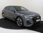 Audi E-tron 55 quattro S edition 95 kWh | SoH 100% | Panoramadak | Luchtvering | Adaptieve cruise control | Keyless | Navigatie Plus | Stoelverwarming | Achteruitrijcamera | Elektrische achterklep |