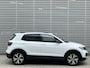 Volkswagen T-Cross 1.0 TSI Life / Navigatie / App connect / Camera / Climate controle / Lichtmetaal 17 inch /