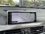 BMW X1 xDrive20i High Executive X-line Trekhaak Navigatie Zwart Leder Stoelverwarming 19 Inch Velgen Parkeersensoren Led Koplampen Elektrische Achterklep Sportstoelen 8-traps Automaat 2000 kg geremd trekgewicht !