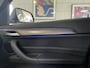 BMW X1 xDrive20i High Executive X-line Trekhaak Navigatie Zwart Leder Stoelverwarming 19 Inch Velgen Parkeersensoren Led Koplampen Elektrische Achterklep Sportstoelen 8-traps Automaat 2000 kg geremd trekgewicht !