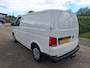 Volkswagen Transporter 6.1 - 2.0 TDI 90pk L1H1 26 Eco Business / Navigatie by APP / Cruise control / Parkeersensoren A / Bijrijdersbank / Trekhaak