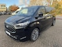 Ford Tourneo Custom 340 2.5 PHEV L2H1 Titanium X 233pk | 16-weg elek. AGR-stoel | Handsfree elek. dubbele zijschuifdeuren | Panoramadak | 15 B&O speaker | Inklapbare trekhaak | Verwarmbaar stuurwiel | Verwarmbare en elek. verstelbare stoelen tweede zitrij | Draadloos opladen | Prijs ex. BTW incl. BPM |  Prijs Incl. BTW en BPM 70.400