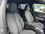 Peugeot 2008 1.2 Hybrid 145 PK Allure | Automaat | 2025 Auto | Navigatie | Keyless Entry / Start | Cruise Control | 360 Graden Camera | Parkeersensoren V+A | Hoge Zitpositie | Hybride Elektrisch rijden met Automaat | Climate Control | Stoelverwarming | LED Verlichting | 17" Lichtmetalen Velgen |