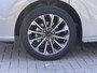 Ford Tourneo Custom 340 2.5 PHEV L2H1 Titanium X 233pk | 16-weg elek. AGR-stoel | Handsfree elek. dubbele zijschuifdeuren | Panoramadak | 15 B&O speaker | Inklapbare trekhaak | Verwarmbaar stuurwiel | Verwarmbare en elek. verstelbare stoelen tweede zitrij | Draadloos opladen | Prijs ex. BTW incl. BPM | Prijs Incl. BTW en BPM 70.400