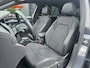 Volkswagen Golf 1.5 eTSI Oranje Edition | Met o.a. achteruitrijcamera, AppleCarPlay/AndroidAuto, panoramadak en cruise!