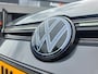 Volkswagen Golf 1.5 eTSI Oranje Edition | Met o.a. achteruitrijcamera, AppleCarPlay/AndroidAuto, panoramadak en cruise!