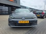 Volkswagen Golf 1.5 eTSI Oranje Edition | Met o.a. achteruitrijcamera, AppleCarPlay/AndroidAuto, panoramadak en cruise!