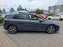 Volkswagen Golf 1.5 eTSI Oranje Edition | Met o.a. achteruitrijcamera, AppleCarPlay/AndroidAuto, panoramadak en cruise!
