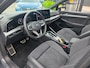 Volkswagen Golf 1.5 eTSI Oranje Edition | Met o.a. achteruitrijcamera, AppleCarPlay/AndroidAuto, panoramadak en cruise!