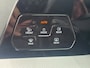 Volkswagen Golf 1.5 eTSI Oranje Edition | Met o.a. achteruitrijcamera, AppleCarPlay/AndroidAuto, panoramadak en cruise!