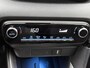 Toyota Yaris 1.5 Hybrid Style bi-tone | Head-Up Display| Parkeersensoren voor+achter | Dodehoek detectie | Draadloze telefoonlader | Keyless Entry/Start | Navigatie | Apple CarPlay/ Android auto |