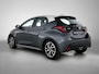 Toyota Yaris 1.5 Hybrid Style bi-tone | Head-Up Display| Parkeersensoren voor+achter | Dodehoek detectie | Draadloze telefoonlader | Keyless Entry/Start | Navigatie | Apple CarPlay/ Android auto |