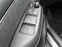 Toyota Yaris 1.5 Hybrid Style bi-tone | Head-Up Display| Parkeersensoren voor+achter | Dodehoek detectie | Draadloze telefoonlader | Keyless Entry/Start | Navigatie | Apple CarPlay/ Android auto |
