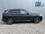 BMW X3 xDrive30d M-Sport High Executive Trekhaak Panoramadak Vol Leder Elektrische Stoelen Head-Up Display Harman Kardon Audio 20 Inch Velgen Life Cockpit Professional Driving Assist Plus Adaptieve Cruise Control Apple Carplay Andr Vol Opties BTW Auto 6-cilinder !