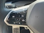 Volkswagen Golf 1.5 TSI R-Line / Stoeverwarming / App Connect / Digital Cockpit Pro / 18'' LMV / VW