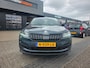 Skoda Karoq 1.5 TSI ACT Sportline Business | Met o.a. stoelverwarming, digitaal dashboard, navigatie en AppleCarPlay/AndroidAuto!