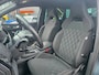 Skoda Karoq 1.5 TSI ACT Sportline Business | Met o.a. stoelverwarming, digitaal dashboard, navigatie en AppleCarPlay/AndroidAuto!