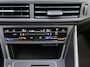Volkswagen Polo 1.0 TSI R-Line App-connect / Parkeersensoren / R-Line / 16"LM Velgen / Extra getint glas HAL