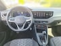Volkswagen Polo 1.0 TSI R-Line App-connect / Parkeersensoren / R-Line / 16"LM Velgen / Extra getint glas HAL