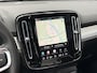 Volvo XC40 B4 AUT7 197PK Plus Dark | 20" Lichtmetalen velgen | Dakspoiler | Trekhaak semi elektrisch inklapbaar | Panoramadak | Elektrisch verstelbare voorstoelen | Lederen bekleding | Harman Kardon audio | Adaptieve Cruise Control met Pilot Assist | BLIS Dodehoekdetectie | Stoel- & Stuurwielverwarming