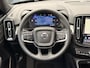 Volvo XC40 B4 AUT7 197PK Plus Dark | 20" Lichtmetalen velgen | Dakspoiler | Trekhaak semi elektrisch inklapbaar | Panoramadak | Elektrisch verstelbare voorstoelen | Lederen bekleding | Harman Kardon audio | Adaptieve Cruise Control met Pilot Assist | BLIS Dodehoekdetectie | Stoel- & Stuurwielverwarming