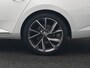 Skoda Superb Combi 1.4 TSI iV Sportline Business PHEV 218pk Dealer O.H. | Panodak | Adaptive Cruise | Camera | Canton Audio | Alcantara Sportstoelen Memory & Verwarmd | Sfeerverlichting | Keyless | Crystal LED | Apple Carplay | Stuur Verwarmd | Plug In Hybrid |