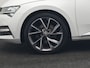 Skoda Superb Combi 1.4 TSI iV Sportline Business PHEV 218pk Dealer O.H. | Panodak | Adaptive Cruise | Camera | Canton Audio | Alcantara Sportstoelen Memory & Verwarmd | Sfeerverlichting | Keyless | Crystal LED | Apple Carplay | Stuur Verwarmd | Plug In Hybrid |