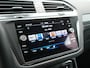 Volkswagen Tiguan 1.4 TSI eHybrid Active PHEV 245pk Dealer O.H. | Trekhaak Af Fabriek | Adaptive Cruise | Head Up | IQ Light | Keyless | Blis | Sportstoelen & Stuur Verwarmd | Sfeerverlichting | Apple Carplay | Navigate | DAB | 19"L.M | Plug In Hybrid |