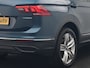 Volkswagen Tiguan 1.4 TSI eHybrid Active PHEV 245pk Dealer O.H. | Trekhaak Af Fabriek | Adaptive Cruise | Head Up | IQ Light | Keyless | Blis | Sportstoelen & Stuur Verwarmd | Sfeerverlichting | Apple Carplay | Navigate | DAB | 19"L.M | Plug In Hybrid |