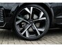 Volvo XC60 2.0 T8 Plug-in hybrid AWD Ultra Dark Exec. Ed. Edition | Luchtvering | 22" | Gelamineerd Glas | Bowers & Wilkins | Stoelmassage & Ventilatie | MY '27 |
