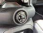 Citroën C4 Cactus 1.2 PureTech Shine Automaat | Stoelverwarming | Trekhaak | Camera | Parkeersensoren | Full map navigatie |