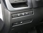Nissan Qashqai 1.3 MHEV Xtronic Tekna Plus / Panoramadak / All Seasonbanden / Lederen bekleding / 1ste Eigenaar / NL Auto / Trekhaak / 1800KG Trekgewicht / Bestuurdersstoel Elektrisch met geheugenfunctie / Massage functie / Adaptieve cruise control / Historie aanwezig /