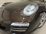 Porsche 911 997.2 Targa 4 3.6 PDK 47.728km/MACADAMIA METALLIC/SAND BEIGE INTERIEUR/VOLLEDIG PORSCHE DEALER HISTORIE