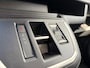 Peugeot e-Expert L3 75 kWh 136pk | 8 jaar garantie | 0% financial lease| NAVI | Apple Carplay | Android Auto | Parkeersensoren achter | Achteruitrijcamera | Mistlampen | Licht- en regensensor | Automatische verlichting | Digital cockpit | Tussenwand comfort met raam | Houten afwerking laadruimte | van €48.570 voor €37.250 ex. BTW rijklaar