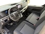 Peugeot e-Expert L3 75 kWh 136pk | 8 jaar garantie | 0% financial lease| NAVI | Apple Carplay | Android Auto | Parkeersensoren achter | Achteruitrijcamera | Mistlampen | Licht- en regensensor | Automatische verlichting | Digital cockpit | Tussenwand comfort met raam | Houten afwerking laadruimte | van €48.570 voor €37.250 ex. BTW rijklaar