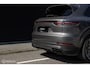 Porsche Cayenne E-Hybrid | Quarzite Grey Metallic | Sport Chrono | Luchtvering | 22” BC Forged EH675 | BTW-auto