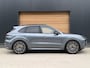 Porsche Cayenne 3.0 E-Hybrid Black Edition SportDesign PANO|HEADUP|ACC|22INCH|SPORTSTOELEN|TREKHAAK