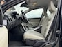 Volvo V70 1.6 T4 MOMENTUM | NL-AUTO! | DEALER OH! | LEDER!